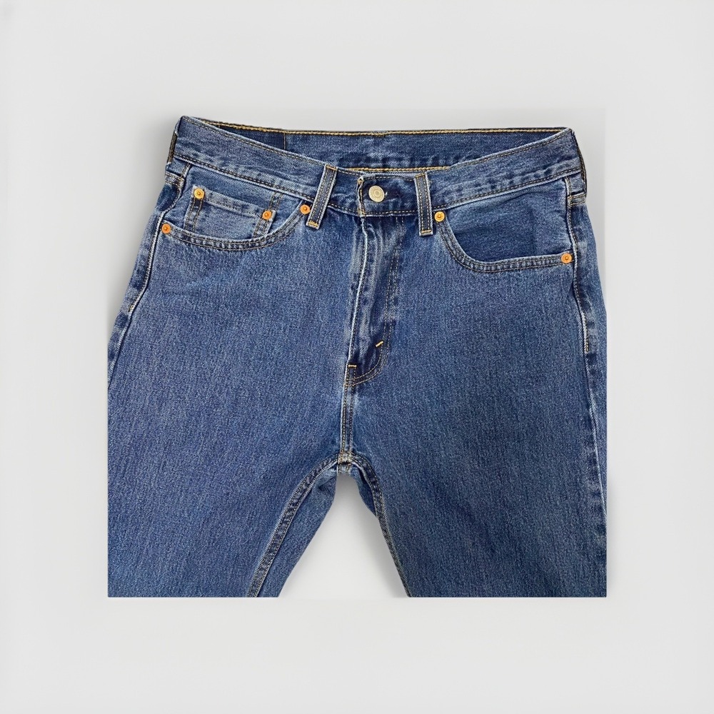 Levi's 505 Men's 32x30 Blue Medium Wash Denim Straight Fit Mid Rise Jeans - Picture 2 of 6